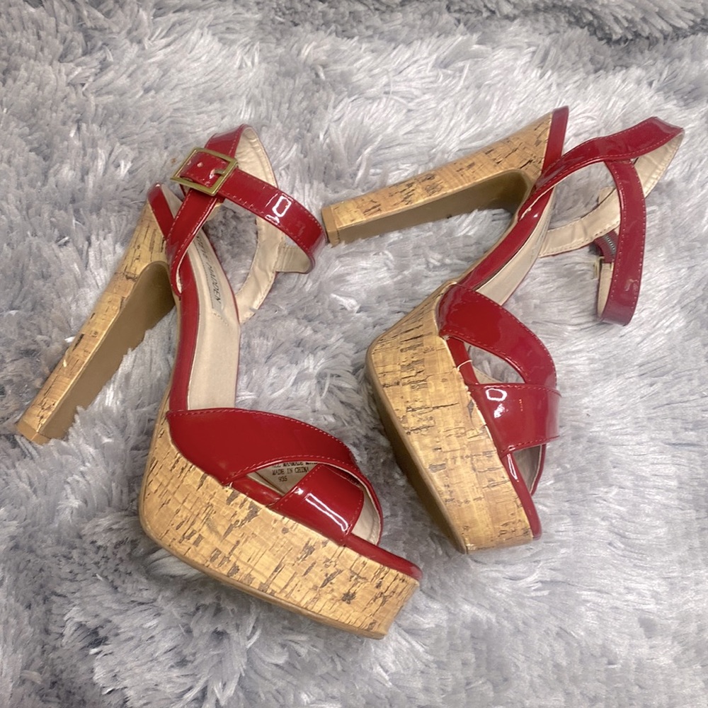Steve Madden Roxann Red Cork Heel Platform Sandals Size 8.5 Excellent Condition